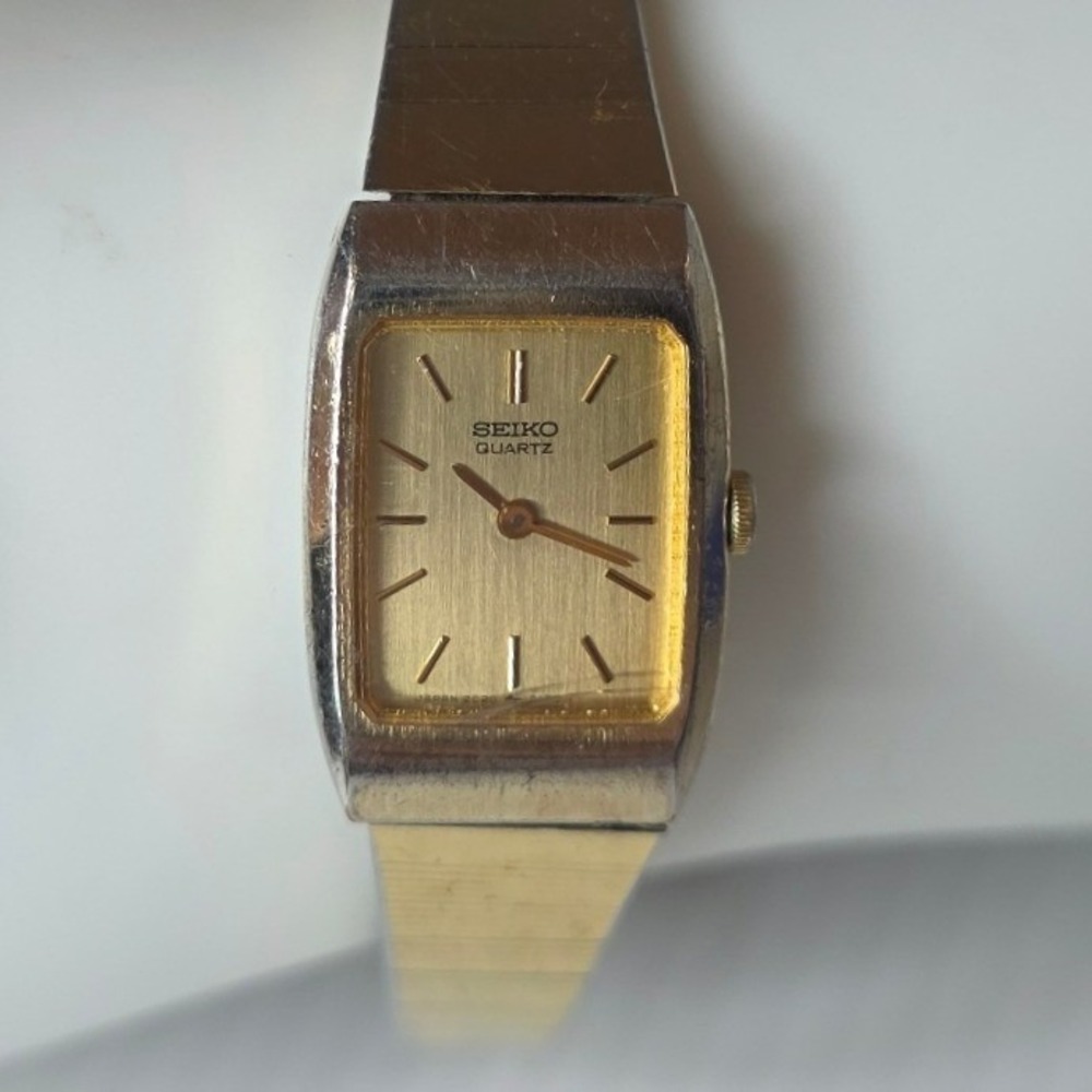 Seiko‎ Quartz Gold Tone Watch Rectangular Dial Crack Needs Battery